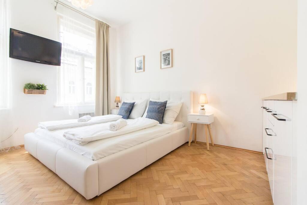 Studio In The Historic Center Praga Exterior foto