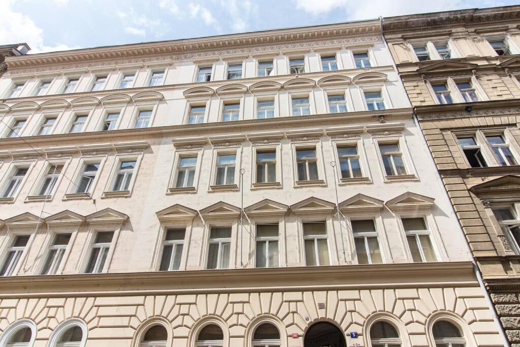 Studio In The Historic Center Praga Exterior foto